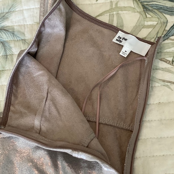 Simple dress with sparkle - Picture 4 of 5